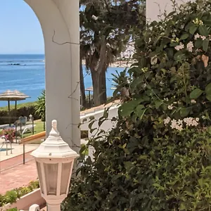 Tranquil Oceanfront Escape, One-bedroom Haven Apartamento Mijas